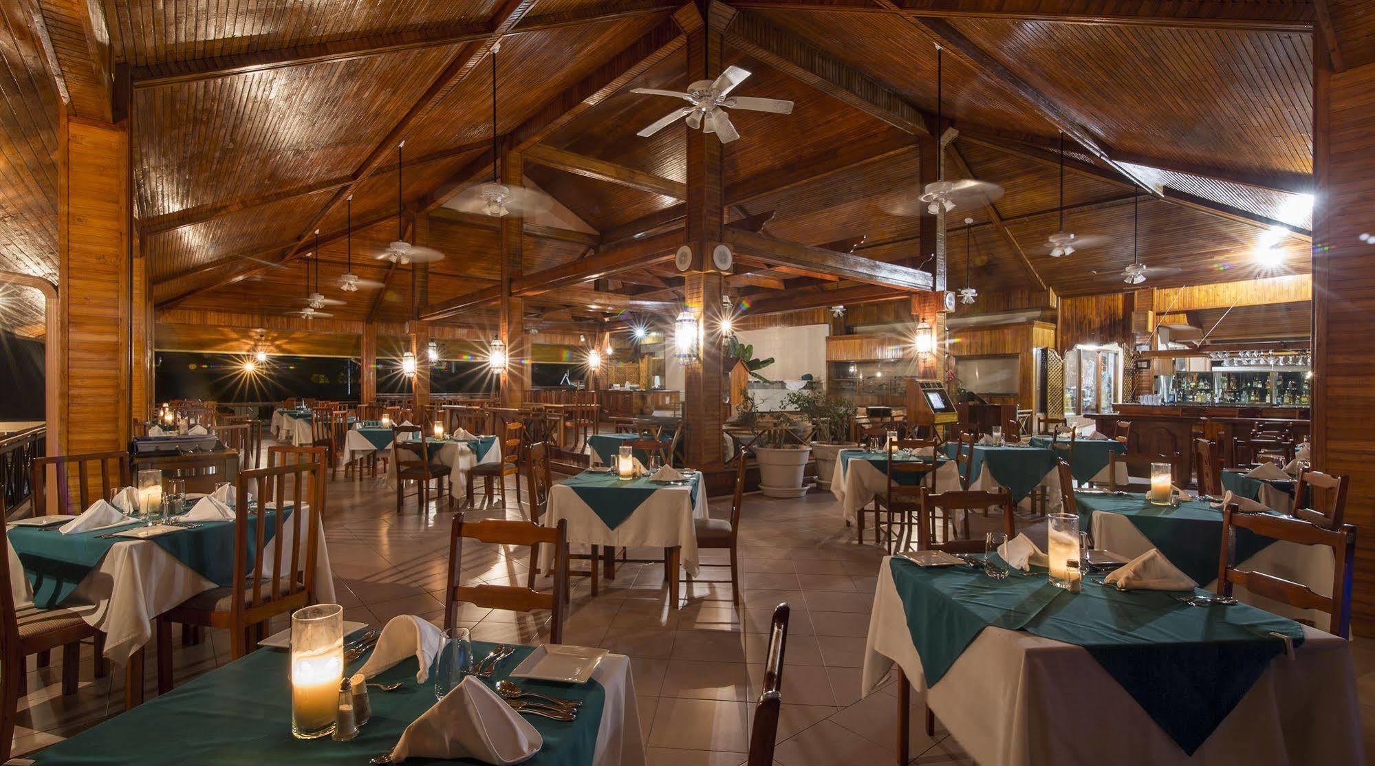 Black Rock Le Grand Courlan Spa Resort Adults Only מראה חיצוני תמונה