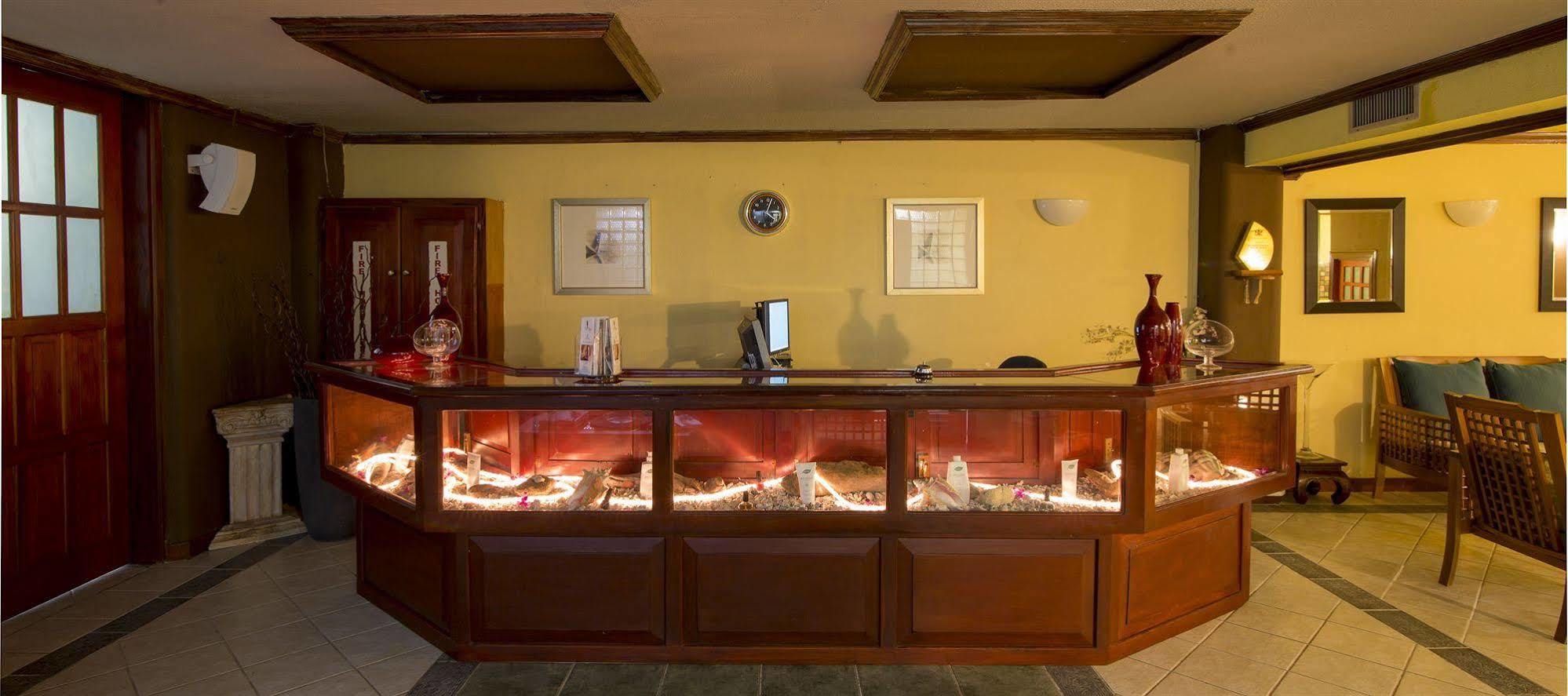 Black Rock Le Grand Courlan Spa Resort Adults Only מראה חיצוני תמונה